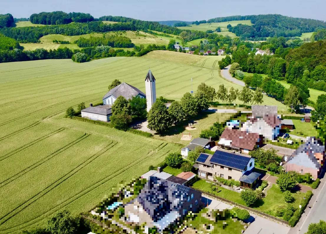 Idyllisches 1-2 Fam.-Haus mit Einliegerwohnung